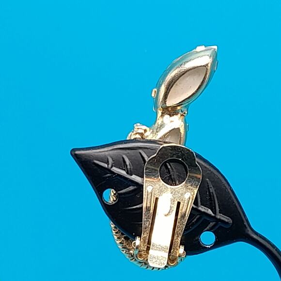 Vintage Milk Glass Ear Climber Clip Earrings, Gold Plated, 1960s, 1 1/2 In - Picture 4 of 10